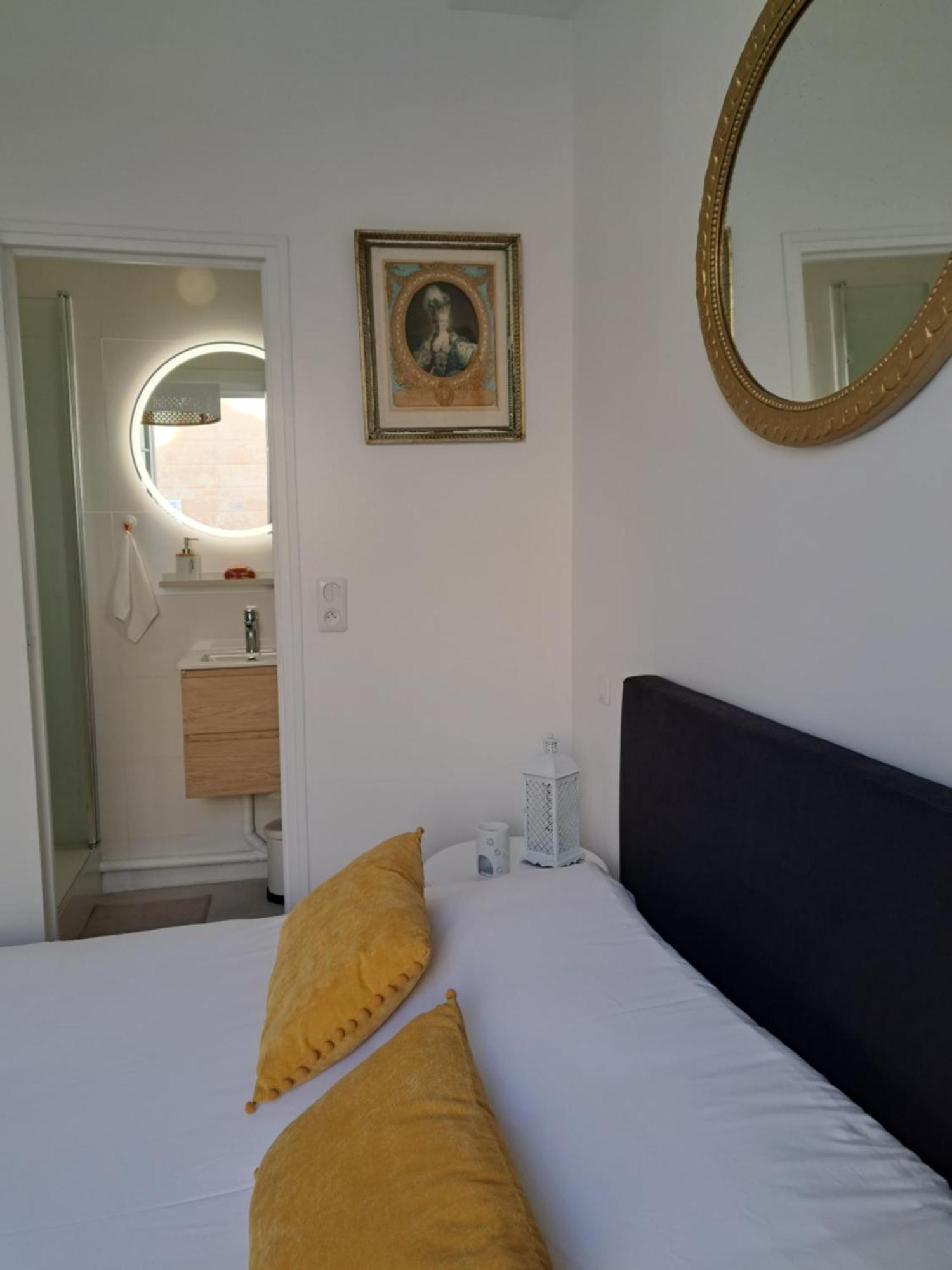 Agreable 2 Pieces - Rue Du Vieux Versailles Versalhes Exterior foto