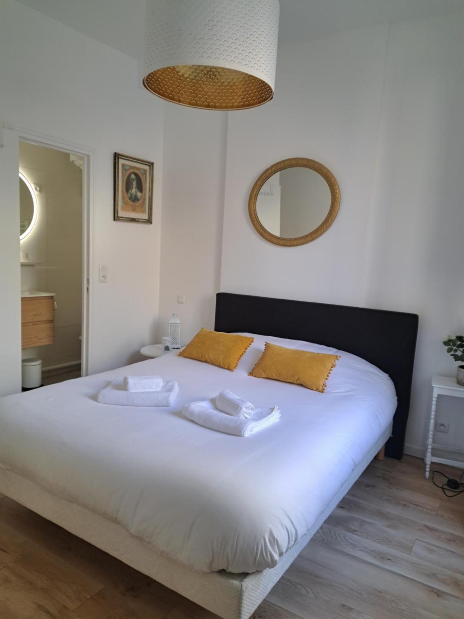 Agreable 2 Pieces - Rue Du Vieux Versailles Versalhes Exterior foto